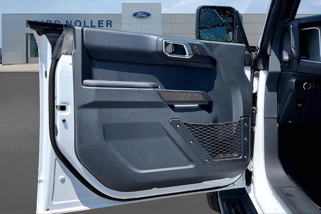 New 2026 Ford Bronco Outer Banks AWD/4WD image 25