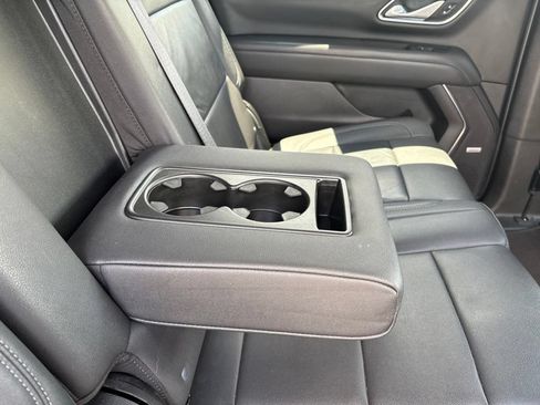 Used 2024 Chevrolet Suburban LT AWD/4WD image 43