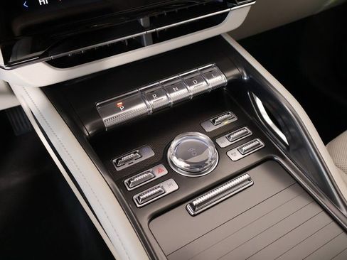 New 2026 Lincoln Nautilus Premier AWD/4WD image 8