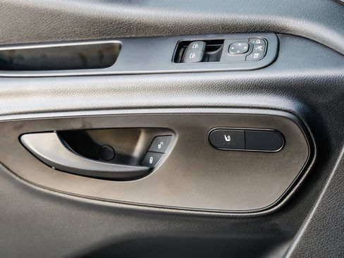 Used 2024 Mercedes-Benz Sprinter 2500 image 32