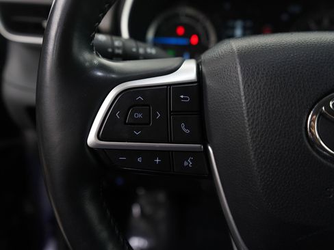 Used 2022 Toyota Highlander XLE image 17