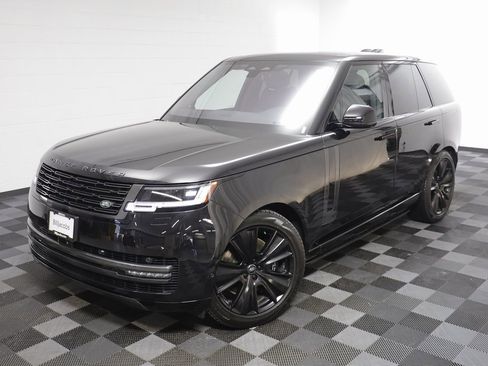 Used 2023 Land Rover Range Rover SE image 2