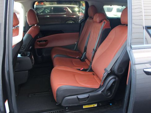 Used 2024 Kia Carnival SX FWD image 11