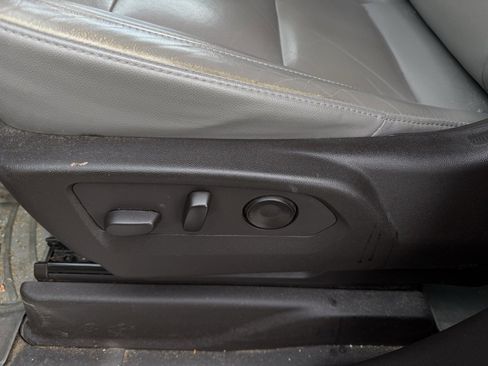 Used 2021 Chevrolet Tahoe Z71 w/ Z71 Signature Package image 11