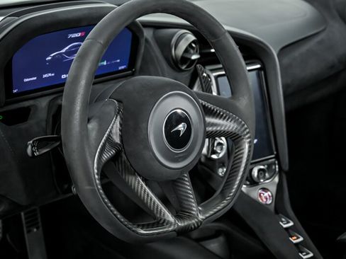 Used 2019 McLaren 720S Performance RWD image 24