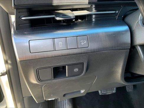 Used 2025 Hyundai Kona SEL image 31