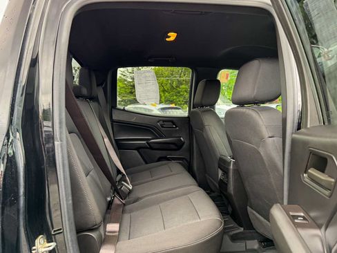 Used 2023 Chevrolet Colorado Trail Boss w/ Technology Package AWD/4WD image 11