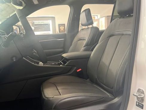 Used 2023 Jeep Grand Cherokee Overland image 19