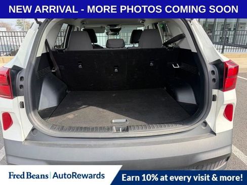 Used 2023 Kia Seltos LX image 8