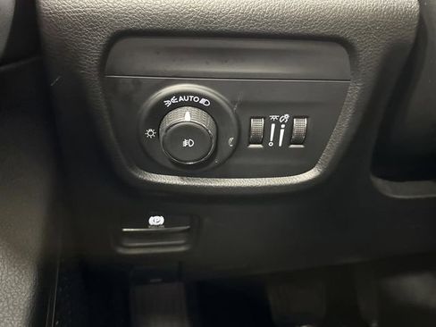 Used 2023 Jeep Grand Cherokee Limited w/ Luxury Tech Group II image 25