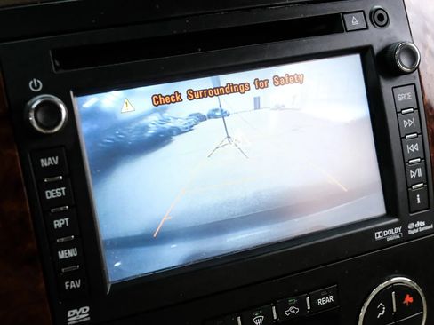 Used 2013 Chevrolet Tahoe LTZ RWD image 34
