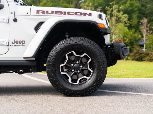 Used 2022 Jeep Gladiator Rubicon w/ LED Lighting Group AWD/4WD image 9