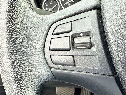 Used 2018 BMW 320i Sedan RWD image 36