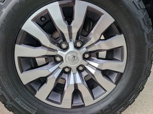 Used 2020 Toyota Tacoma Limited AWD/4WD image 8