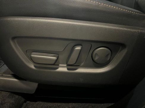 Used 2025 MAZDA CX-70 Plug-In Hybrid w/ Premium Pkg image 24