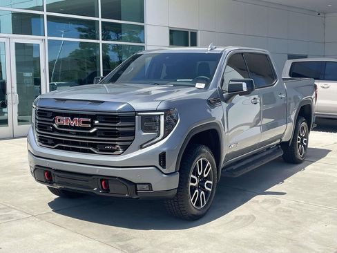 Used 2024 GMC Sierra 1500 AT4 w/ Technology Package AWD/4WD image 2