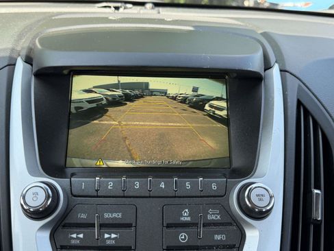 Used 2017 Chevrolet Equinox LS FWD image 20