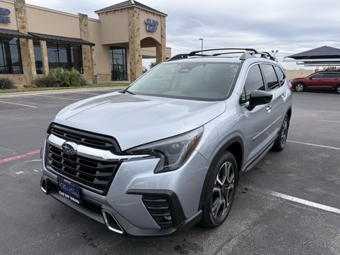 Certified 2024 Subaru Ascent Touring w/ Popular Package #2 image 3