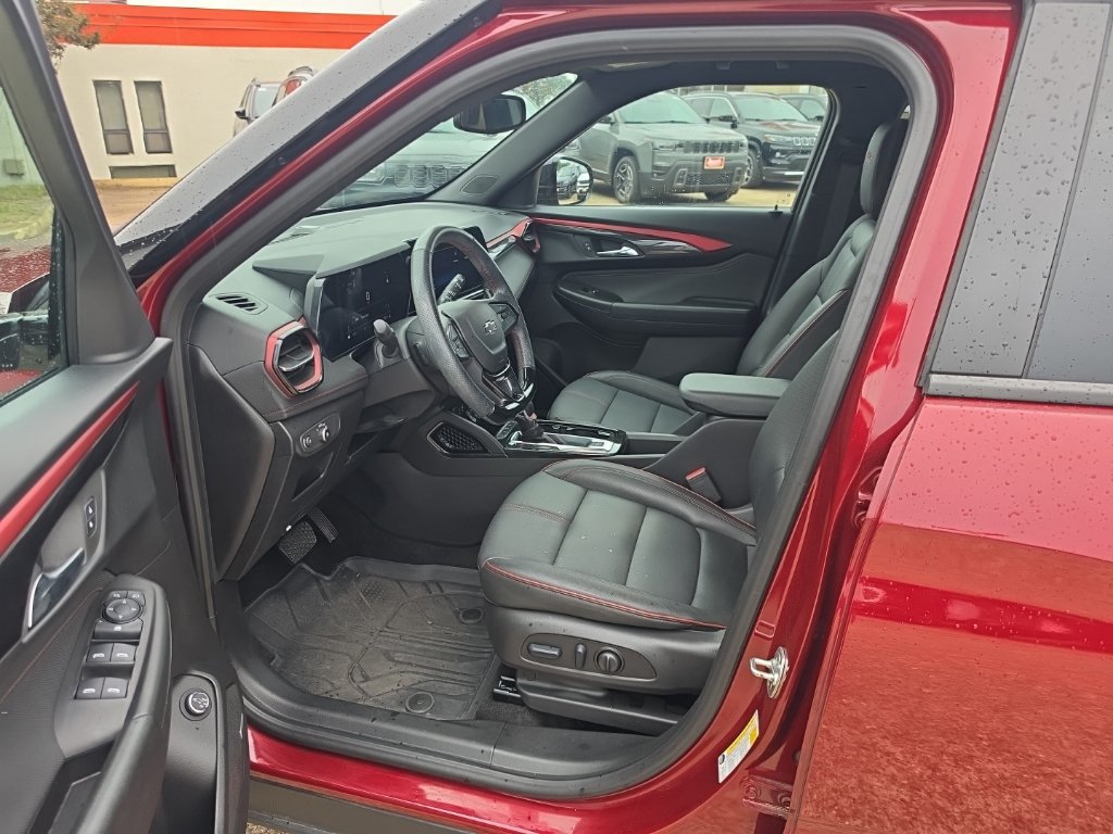 Used 2025 Chevrolet TrailBlazer RS w/ Convenience Package FWD image 27
