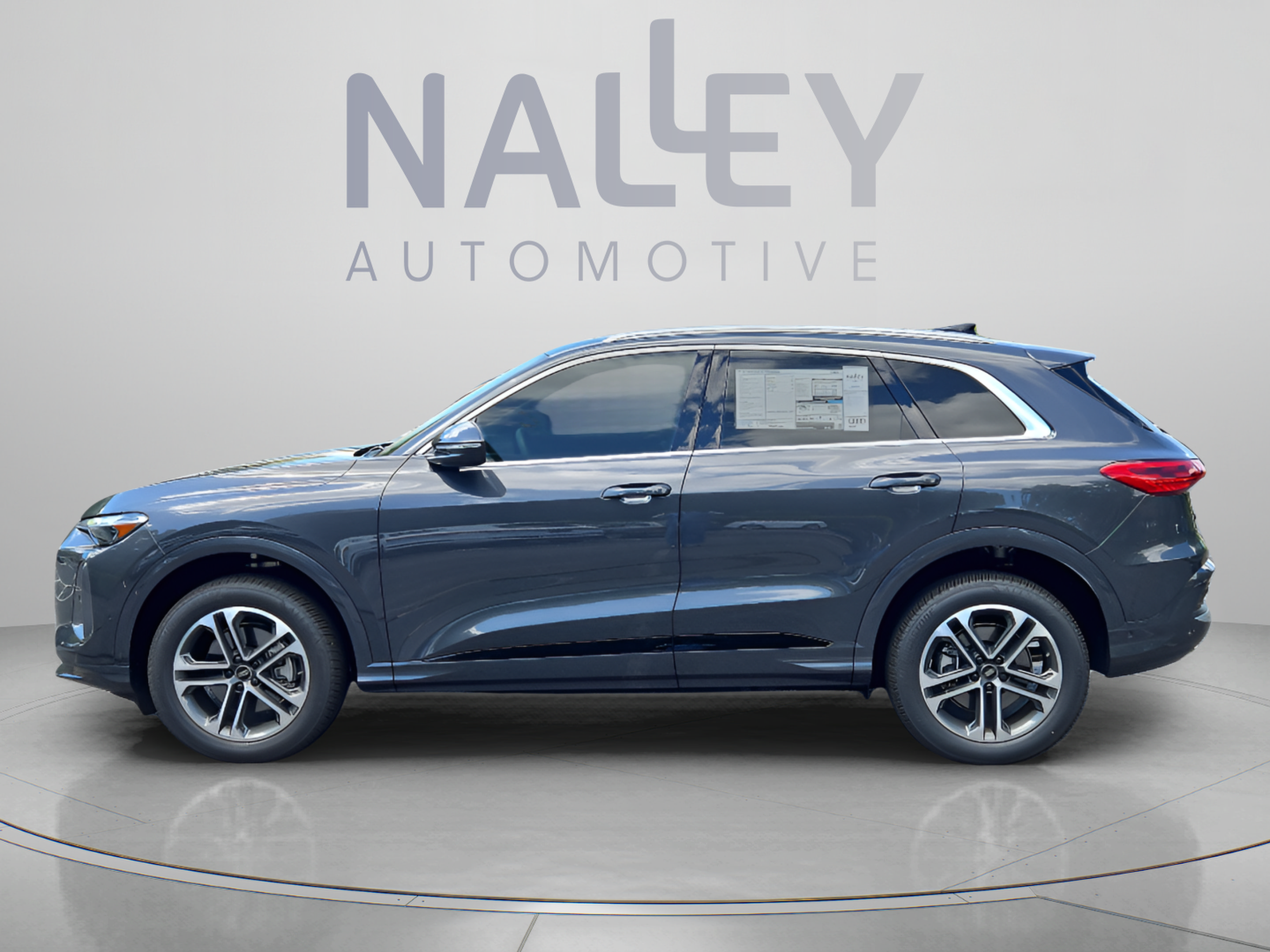 Used 2025 Audi Q5 Premium w/ Convenience Package AWD/4WD image 7