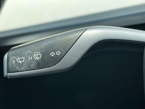 Used 2021 Tesla Model Y Long Range AWD/4WD image 21