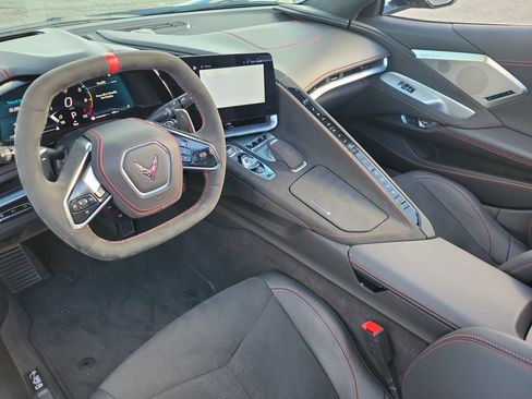 Certified 2024 Chevrolet Corvette Stingray Premium Cpe w/ Battery Protection Package image 18