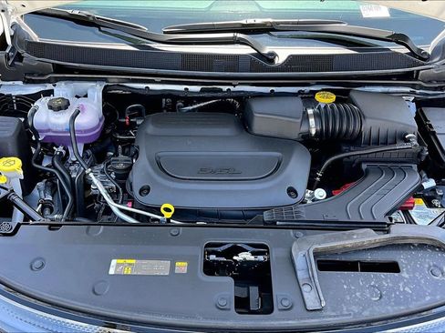 New 2027 Chrysler Pacifica Select FWD image 31