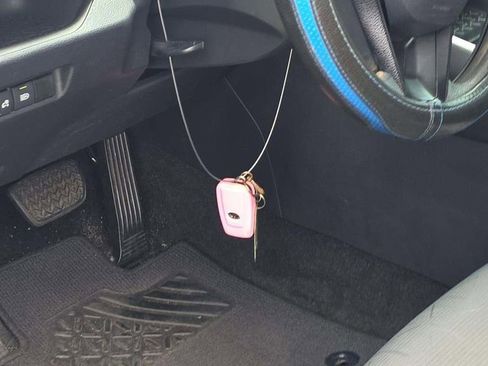 Used 2021 Toyota RAV4 XLE FWD image 19