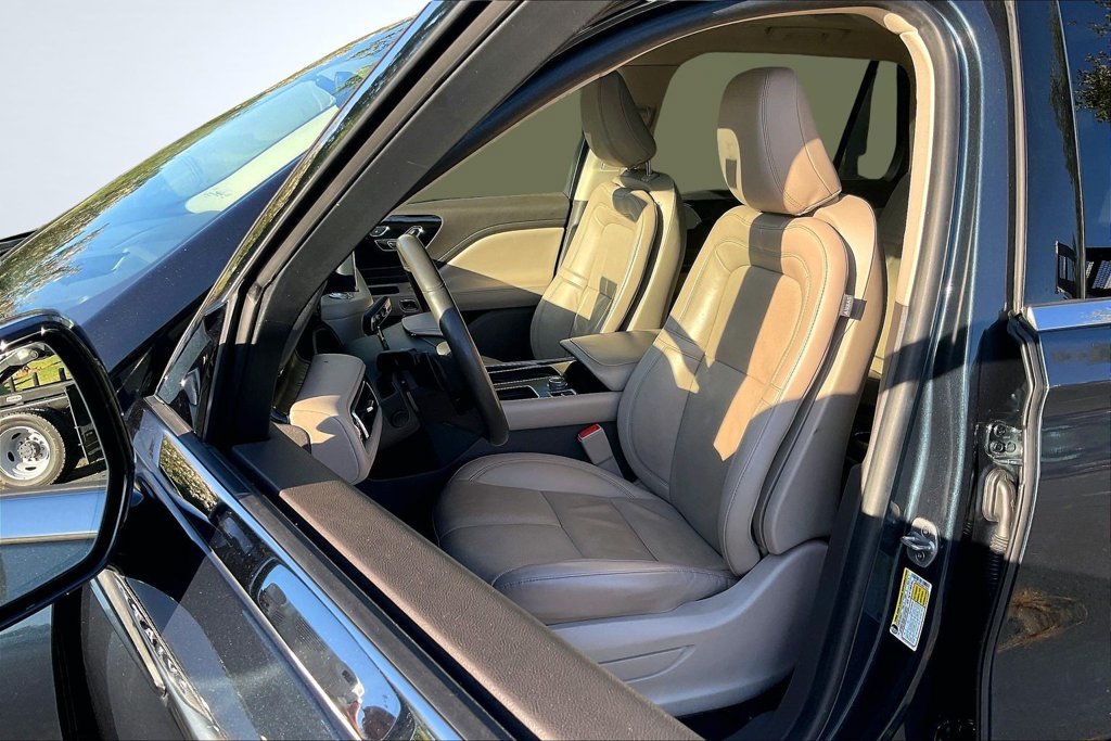 Used 2021 Lincoln Aviator Reserve w/ Equipment Group 201A RWD image 22