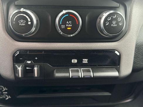 Used 2024 RAM 2500 Big Horn image 21