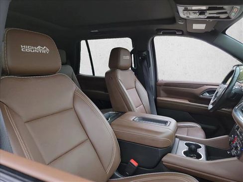 Used 2022 Chevrolet Tahoe High Country w/ Premium Package AWD/4WD image 17