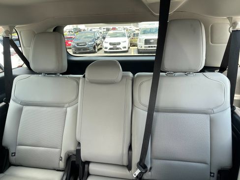 Used 2025 Ford Expedition Max Platinum w/ Driver's Package AWD/4WD image 17