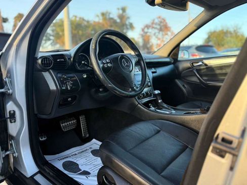 Used 2006 Mercedes-Benz C 230 Sedan w/ Sunroof Pkg image 7