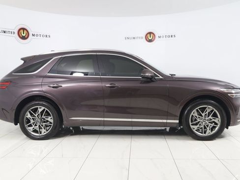 Used 2022 Genesis GV70 2.5T w/ Select Package image 2