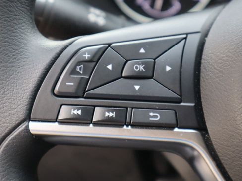 Used 2023 Nissan Sentra SV FWD image 12