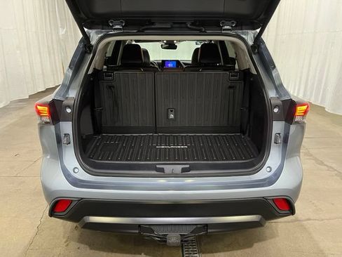 Certified 2024 Toyota Highlander XLE AWD/4WD image 13