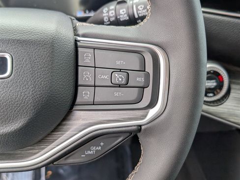 Used 2024 Jeep Wagoneer L Series II w/ Flexible Seating Group image 24