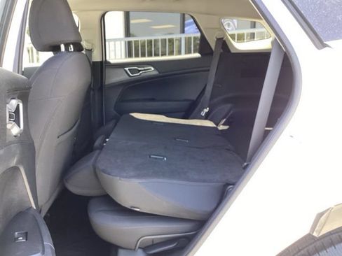 Used 2025 Kia Sportage LX FWD image 28