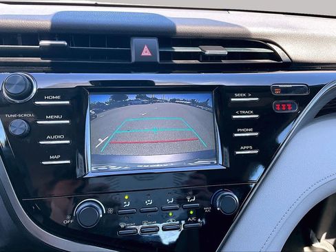 Used 2019 Toyota Camry LE FWD image 26