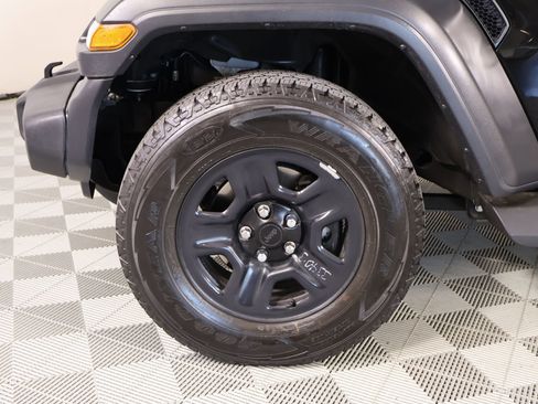 Used 2018 Jeep Wrangler Unlimited Sport AWD/4WD image 16