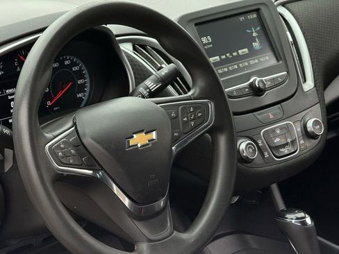 Used 2018 Chevrolet Malibu LS image 11