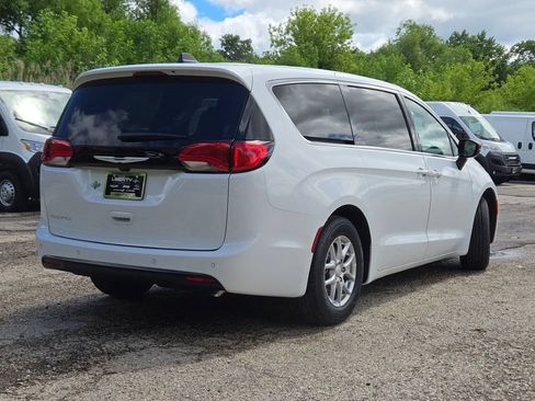 New 2027 Chrysler Pacifica LX FWD image 11