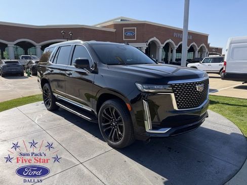 Used 2021 Cadillac Escalade Luxury image 1