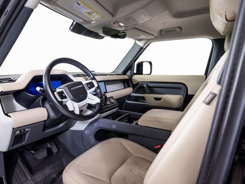 Used 2022 Land Rover Defender 90 S image 13