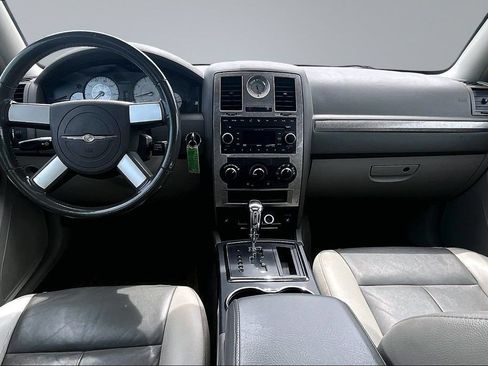 Used 2008 Chrysler 300 Touring RWD image 16