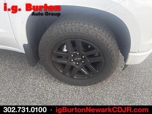 Used 2023 Chevrolet Silverado 1500 Custom w/ LPO, Dark Essentials Package AWD/4WD image 5