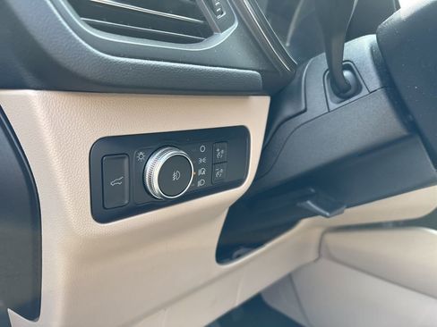 Used 2022 Ford Escape Titanium w/ Class II Trailer Tow Package image 17