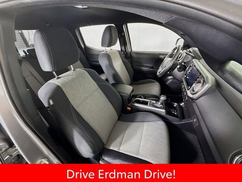 Certified 2021 Toyota Tacoma TRD Off-Road AWD/4WD image 24