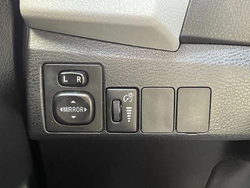 Used 2016 Toyota Corolla LE image 22