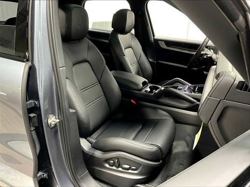 New 2026 Porsche Cayenne E-Hybrid AWD/4WD image 29